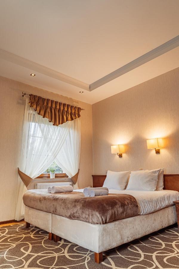 Hotel Dwor Choiny Kazimierzowka Ngoại thất bức ảnh
