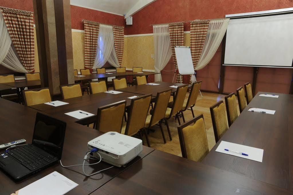 Hotel Dwor Choiny Kazimierzowka Ngoại thất bức ảnh