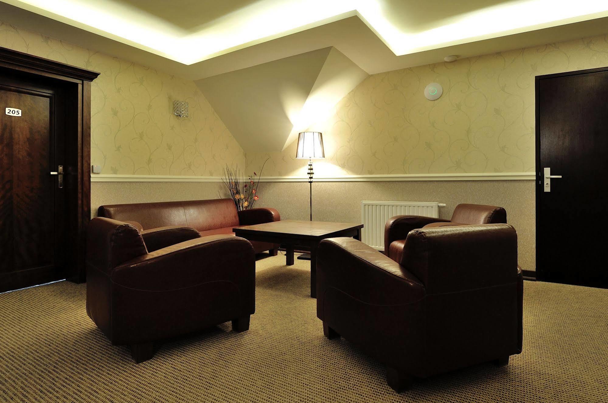 Hotel Dwor Choiny Kazimierzowka Ngoại thất bức ảnh
