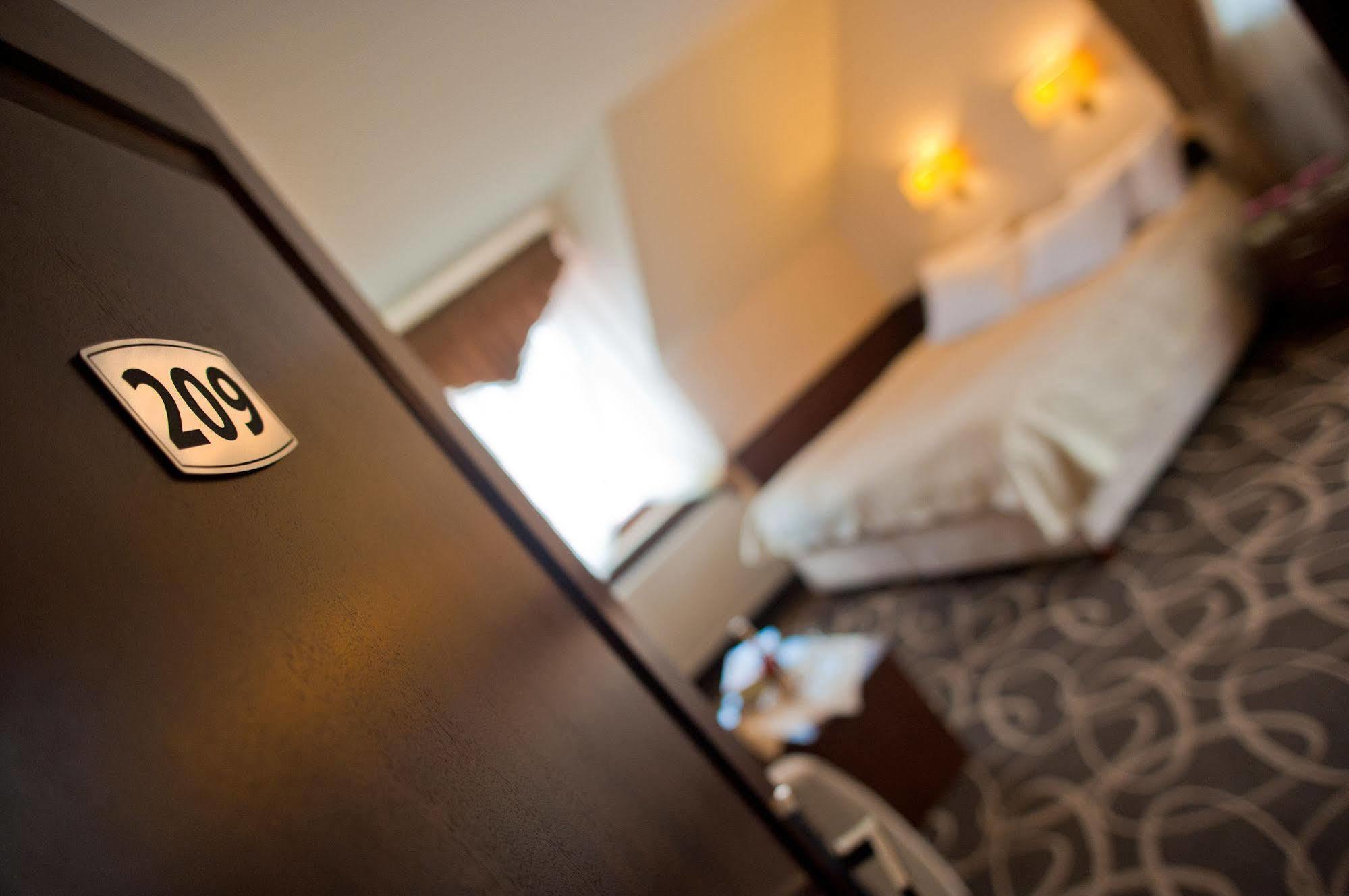Hotel Dwor Choiny Kazimierzowka Ngoại thất bức ảnh