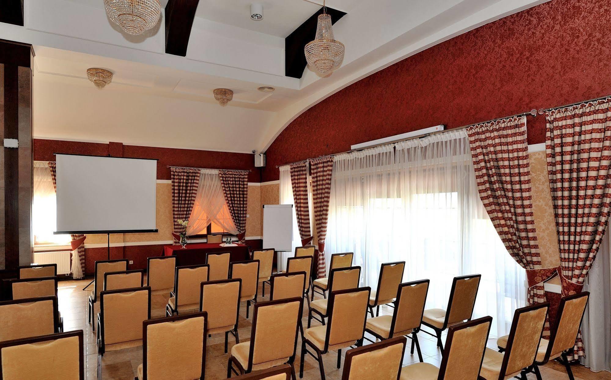 Hotel Dwor Choiny Kazimierzowka Ngoại thất bức ảnh