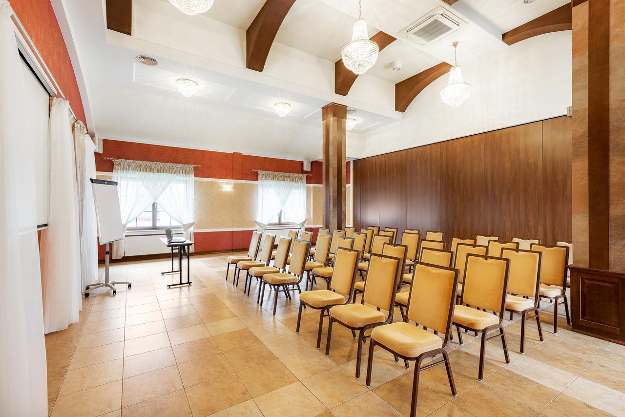 Hotel Dwor Choiny Kazimierzowka Ngoại thất bức ảnh