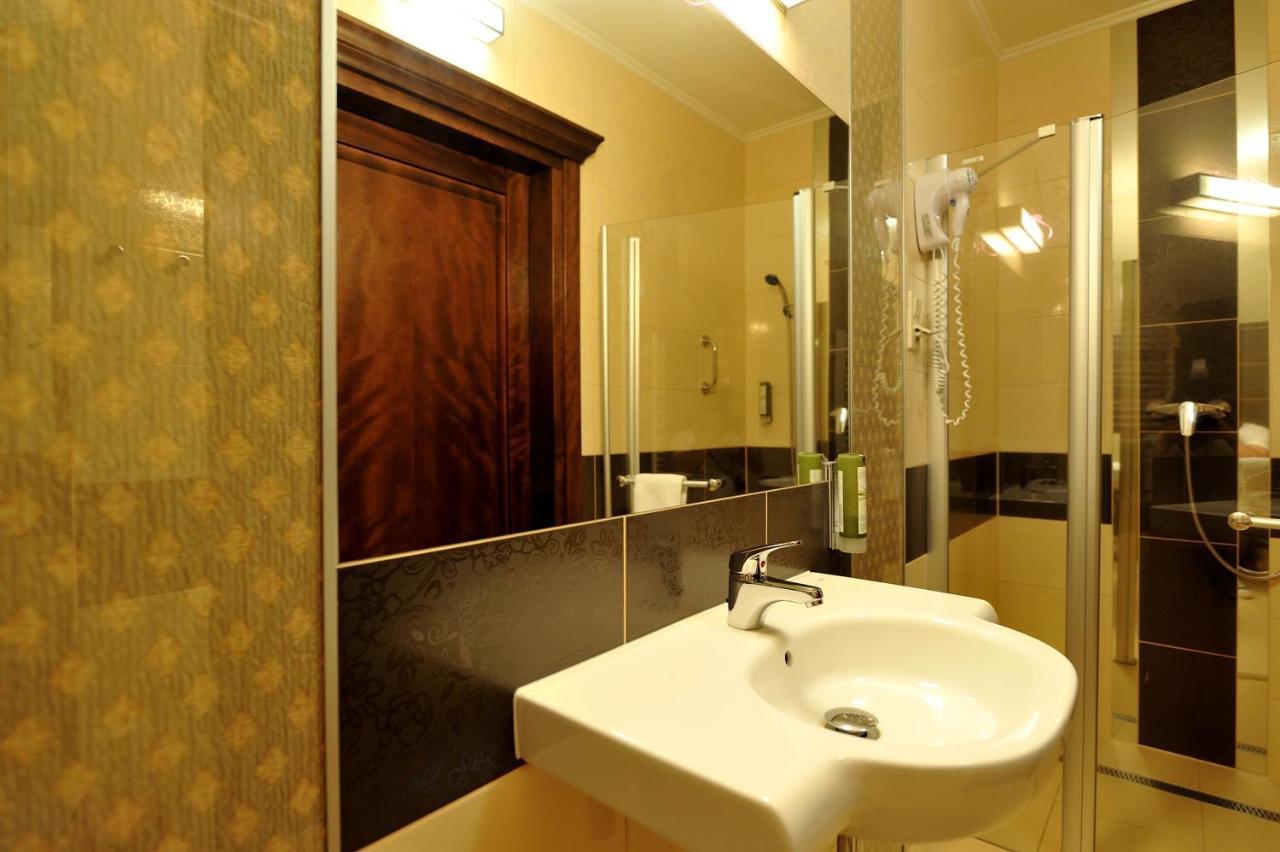 Hotel Dwor Choiny Kazimierzowka Ngoại thất bức ảnh