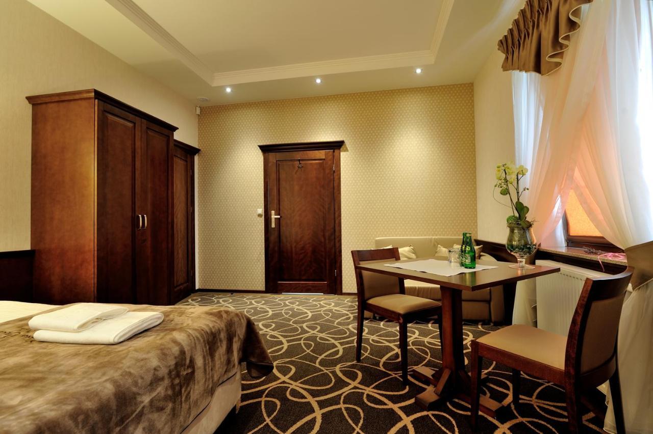 Hotel Dwor Choiny Kazimierzowka Ngoại thất bức ảnh